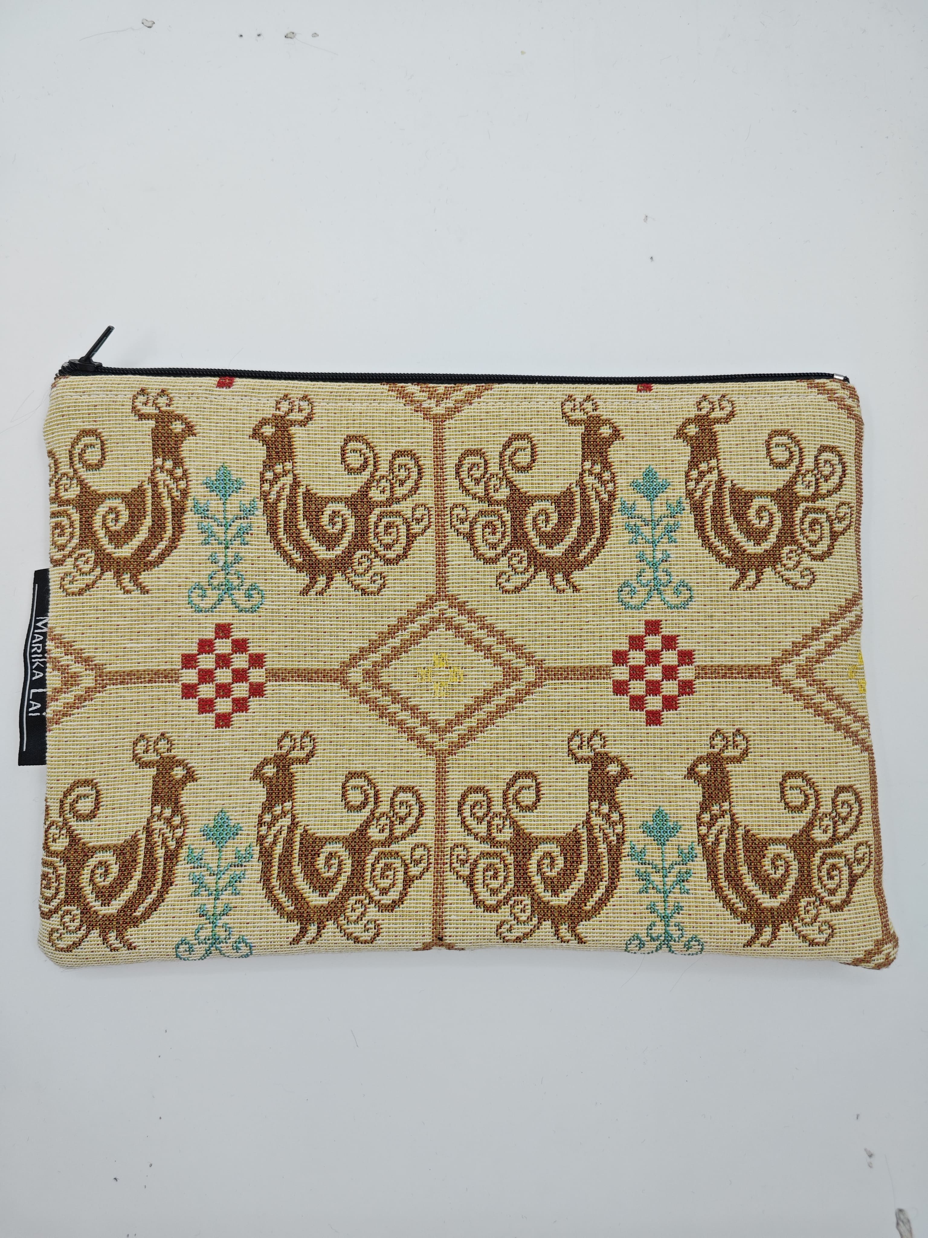 Pochettona tessuto sardo "Pavoncelle" beige