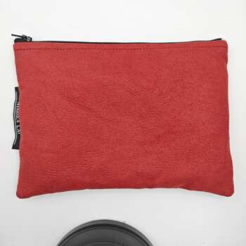 Pochette in alcantara rosso scuro